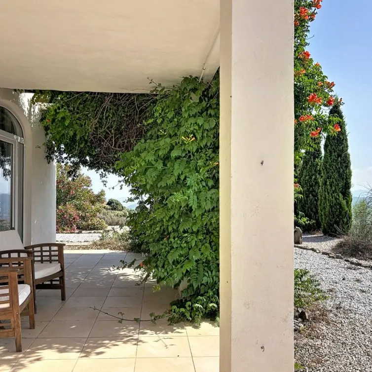 Sale of detached villa in Canillas de Aceituno