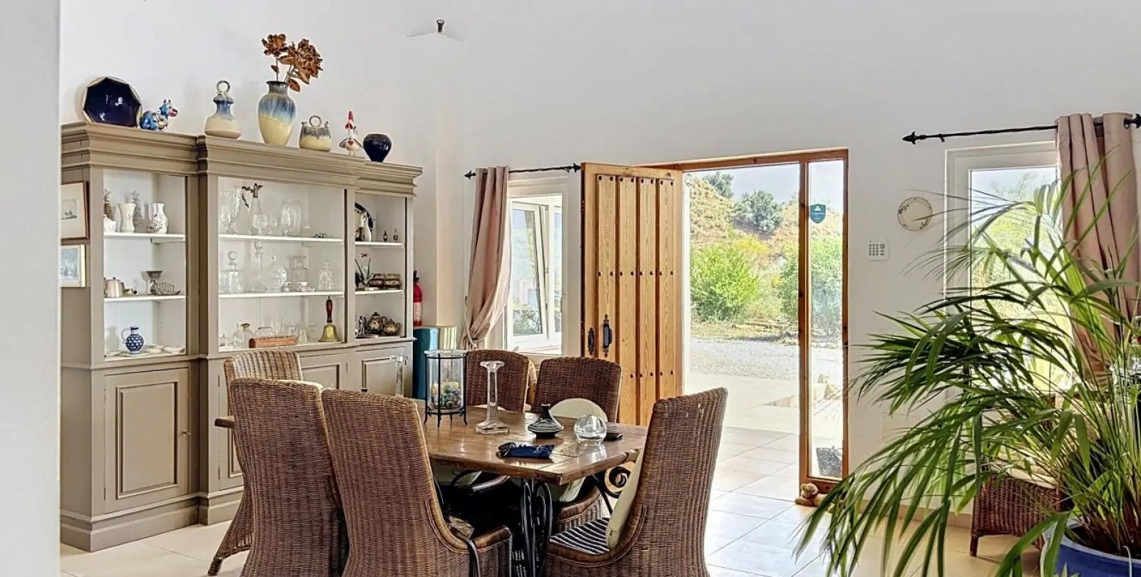 Sale of detached villa in Canillas de Aceituno 8
