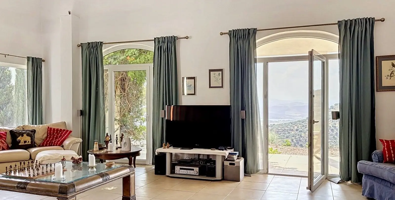 Sale of detached villa in Canillas de Aceituno 9