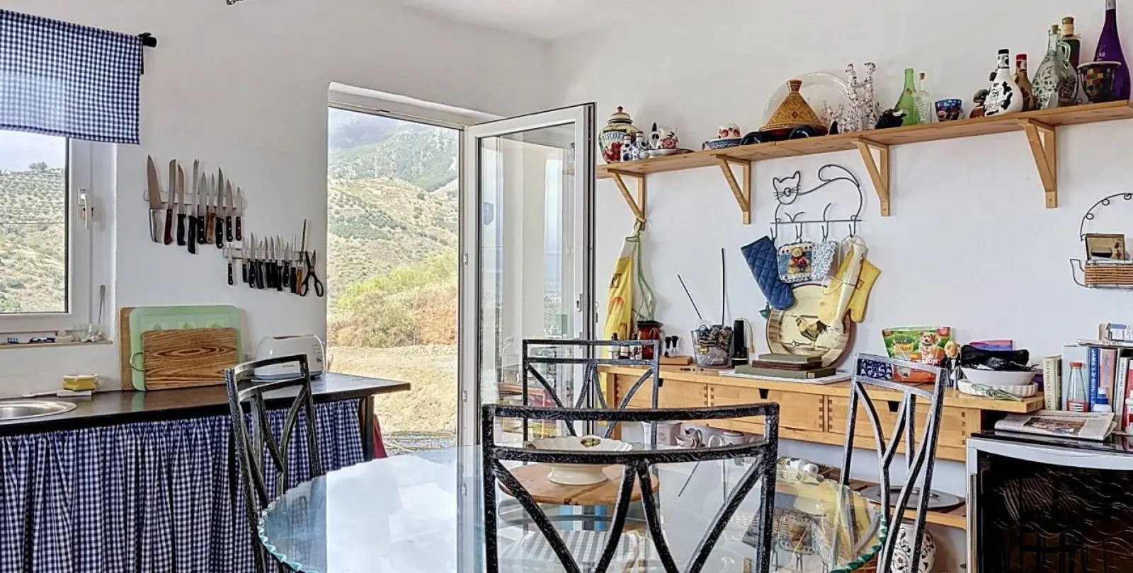 Sale of detached villa in Canillas de Aceituno 13