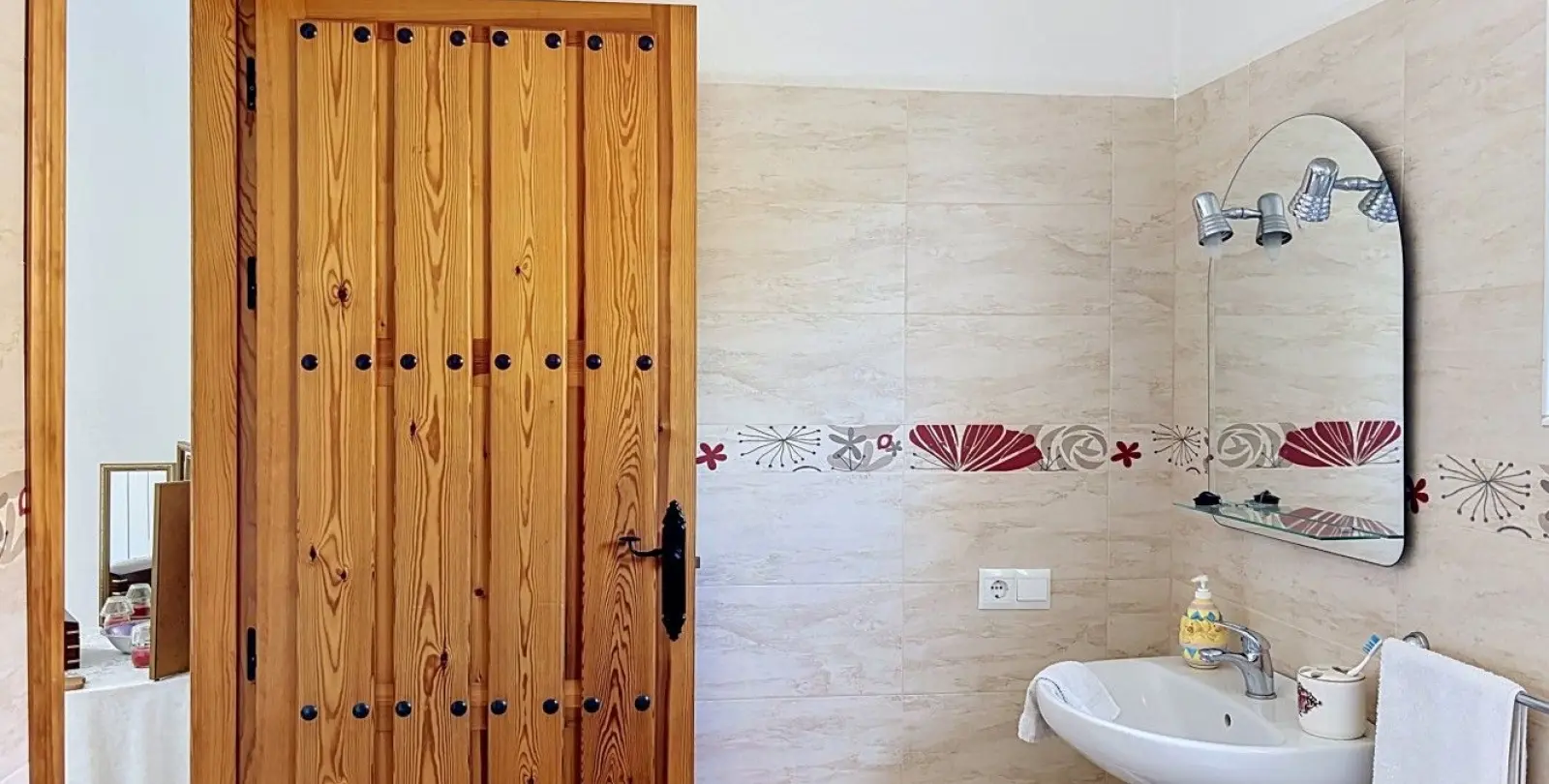 Sale of detached villa in Canillas de Aceituno 20