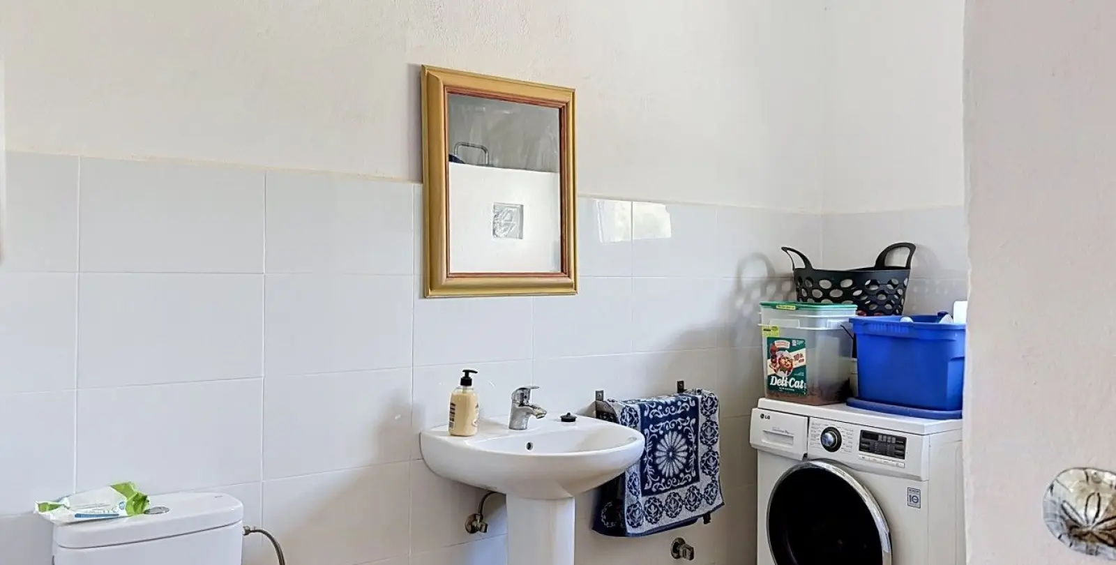 Sale of detached villa in Canillas de Aceituno 35