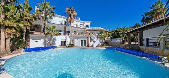 Venta de villa independiente en Benalmadena 0