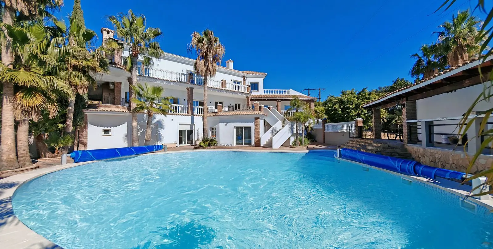 Sale of detached villa in Benalmadena 1