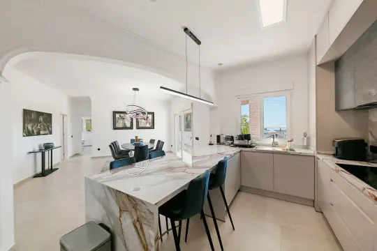Image 7 thumb
