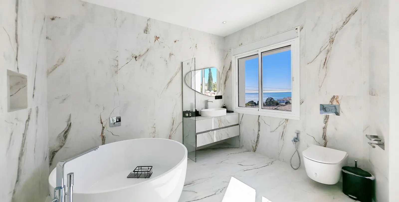 Sale of detached villa in Benalmadena 13