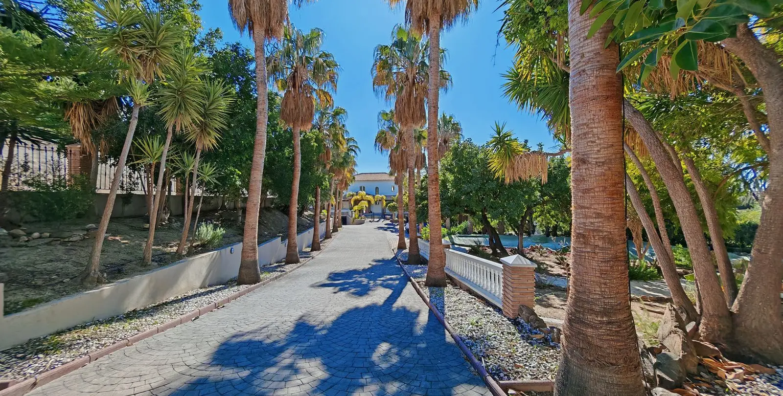Sale of detached villa in Benalmadena 25