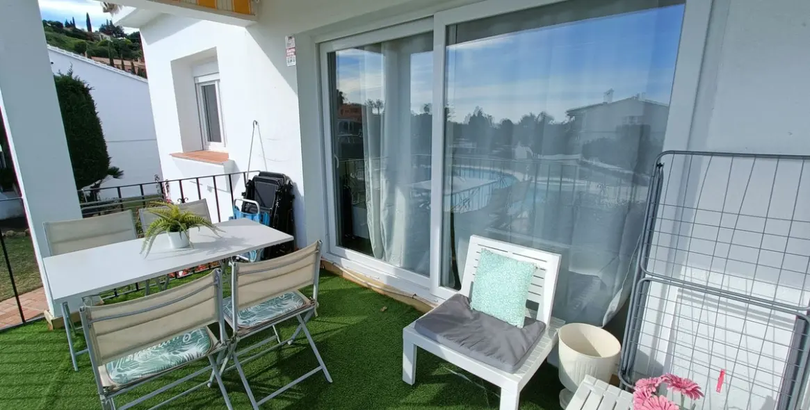Short-term rent of penthouse in El Paraiso 2