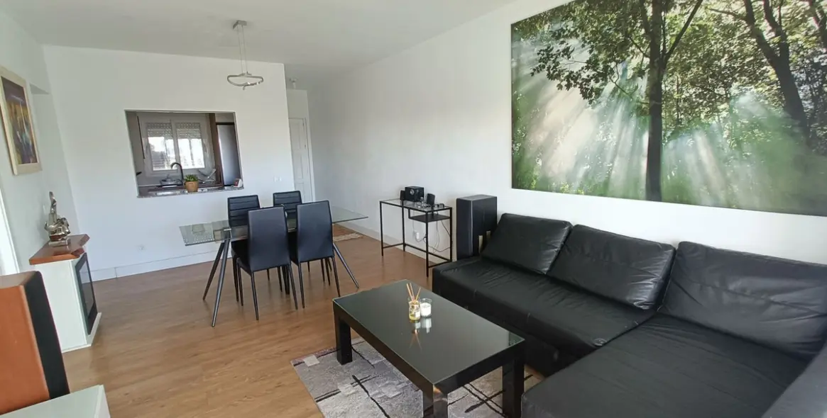 Short-term rent of penthouse in El Paraiso 8