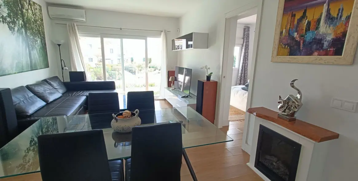 Short-term rent of penthouse in El Paraiso 11