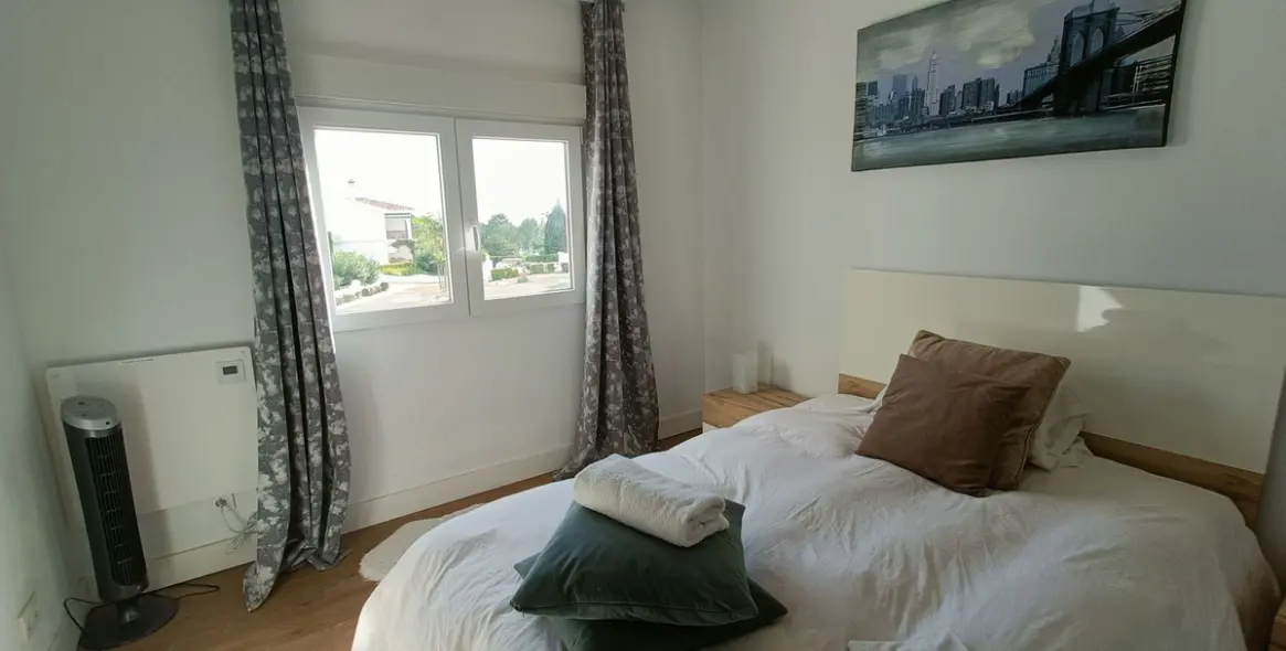 Short-term rent of penthouse in El Paraiso 13