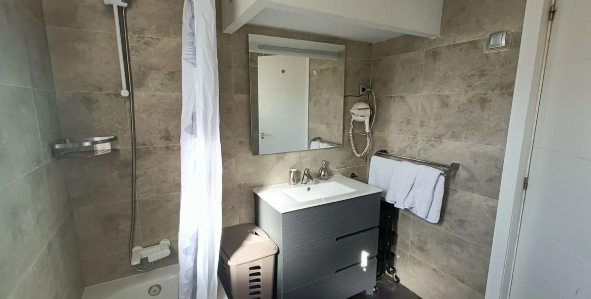 Short-term rent of penthouse in El Paraiso 22