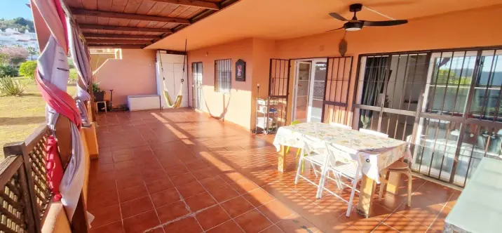 Venta de apartamento en planta media en Rincón de la Victoria 2