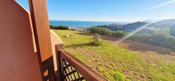 Venta de apartamento en planta media en Rincón de la Victoria 3