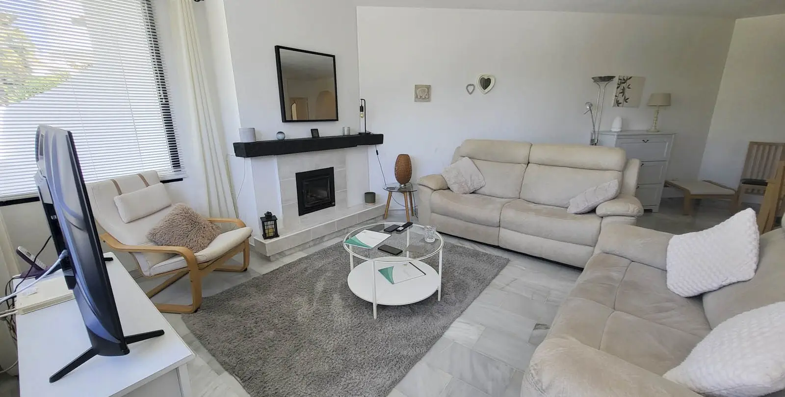 Venta de apartamento en planta media en Calahonda 3