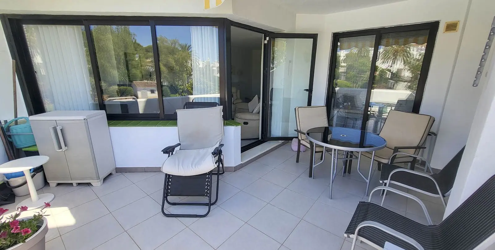 Venta de apartamento en planta media en Calahonda 9