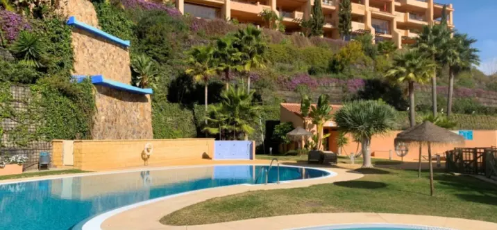 Sale of middle floor apartment in Calanova Golf 0
