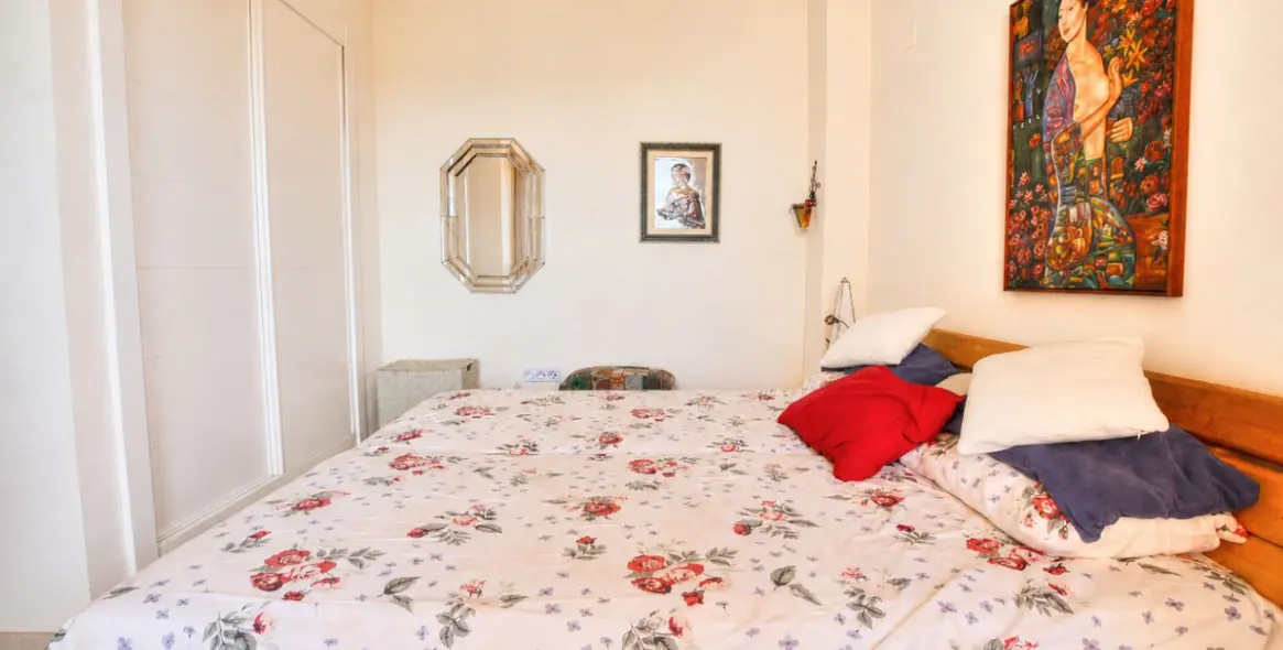 Sale of middle floor apartment in Calanova Golf 18