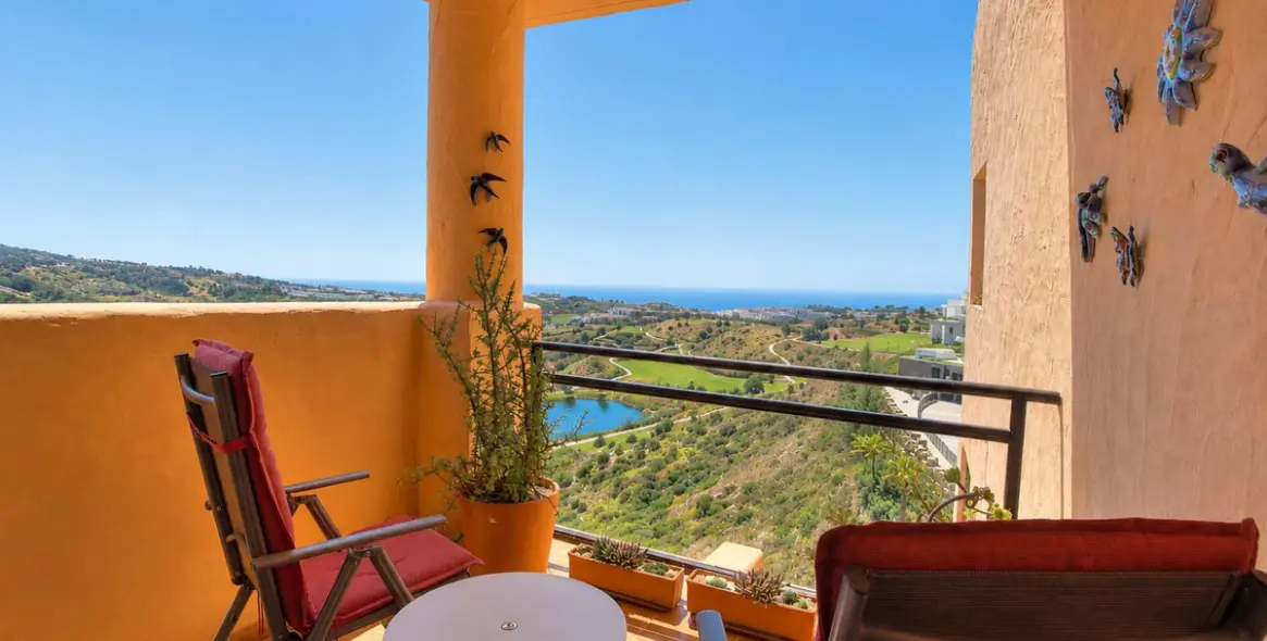 Sale of middle floor apartment in Calanova Golf 20
