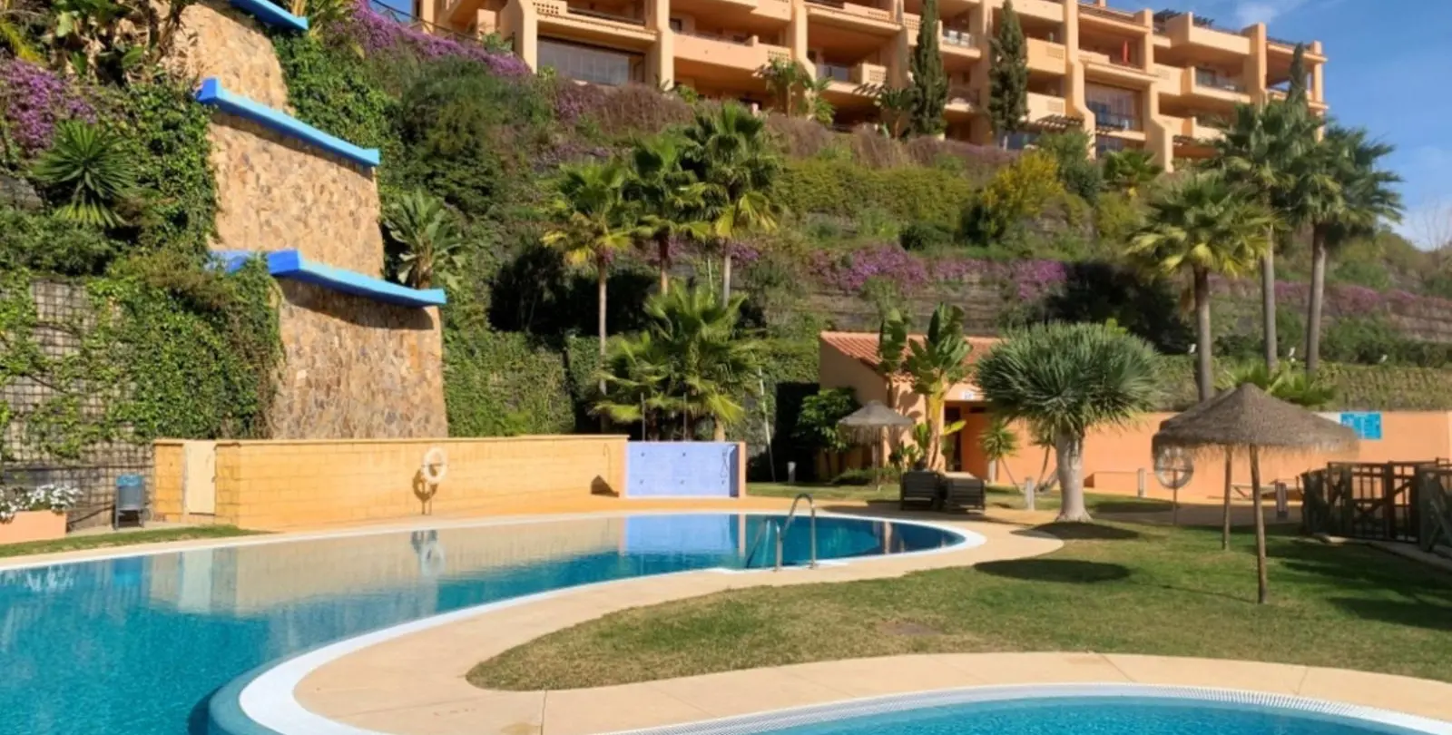 Sale of middle floor apartment in Calanova Golf 1