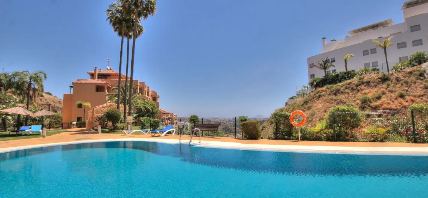 Sale of middle floor apartment in Calanova Golf 1