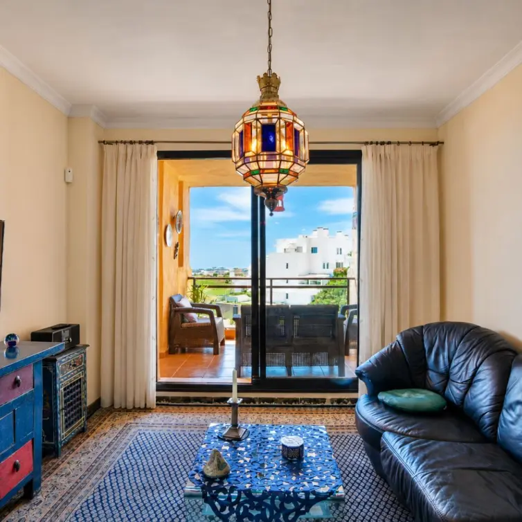Sale of middle floor apartment in Calanova Golf