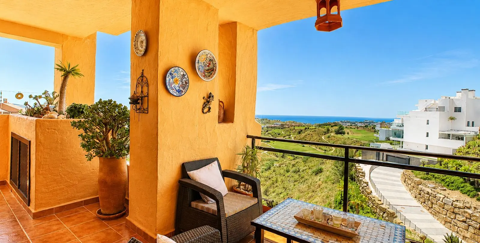 Sale of middle floor apartment in Calanova Golf 9