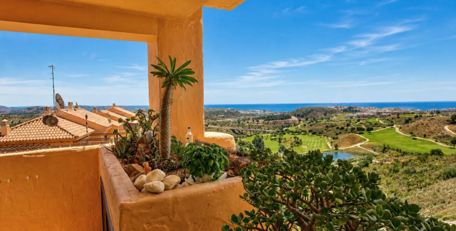 Sale of middle floor apartment in Calanova Golf 12
