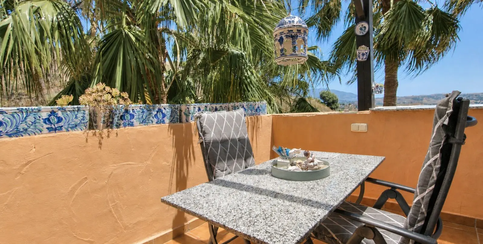 Sale of middle floor apartment in Calanova Golf 16