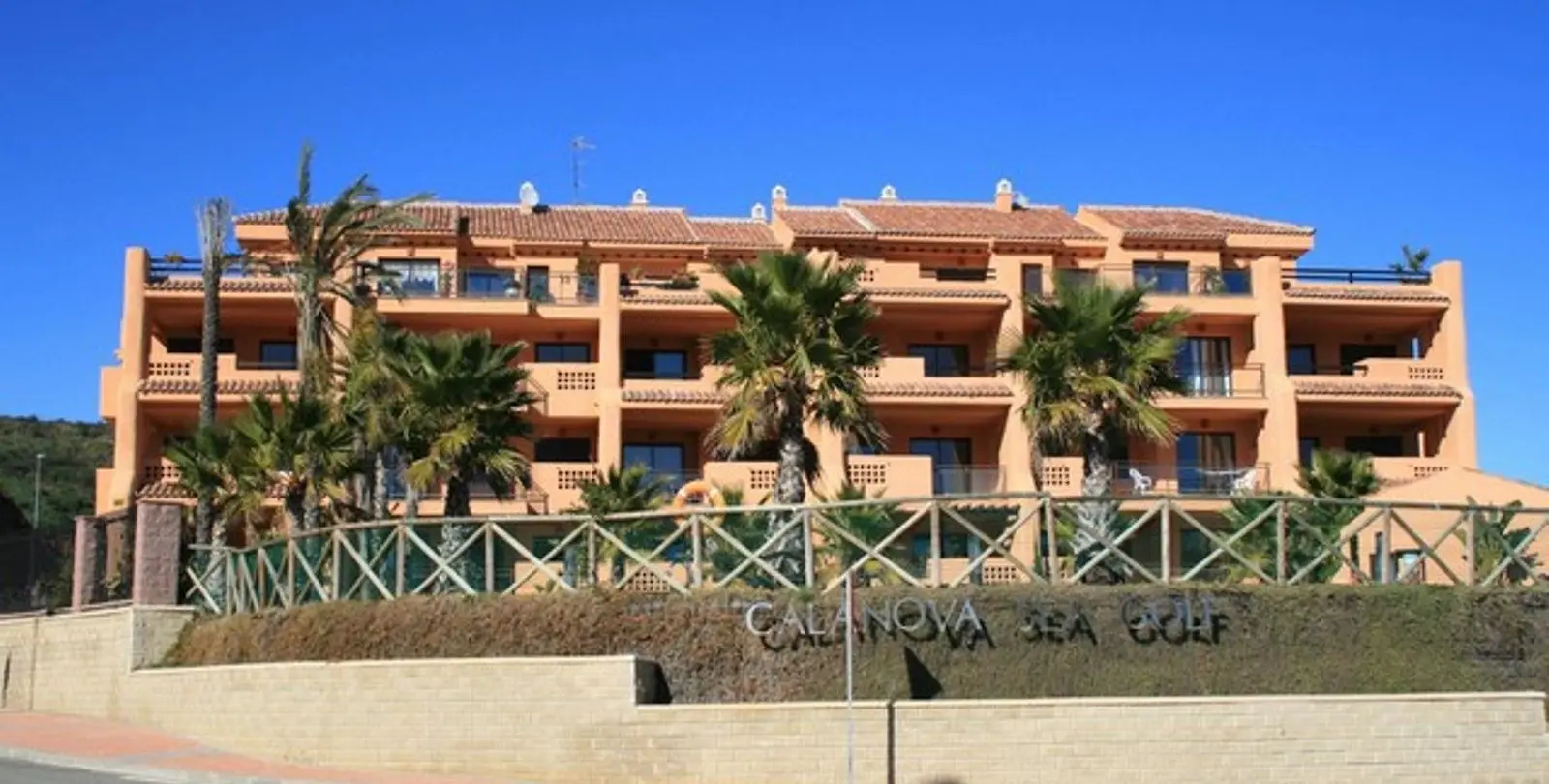 Sale of middle floor apartment in Calanova Golf 31