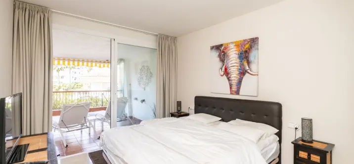 Sale of ground floor apartment in Miraflores 4