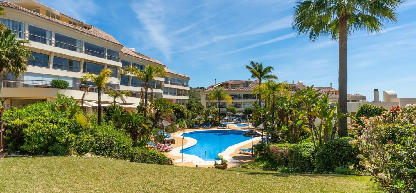Sale of ground floor apartment in Miraflores 0
