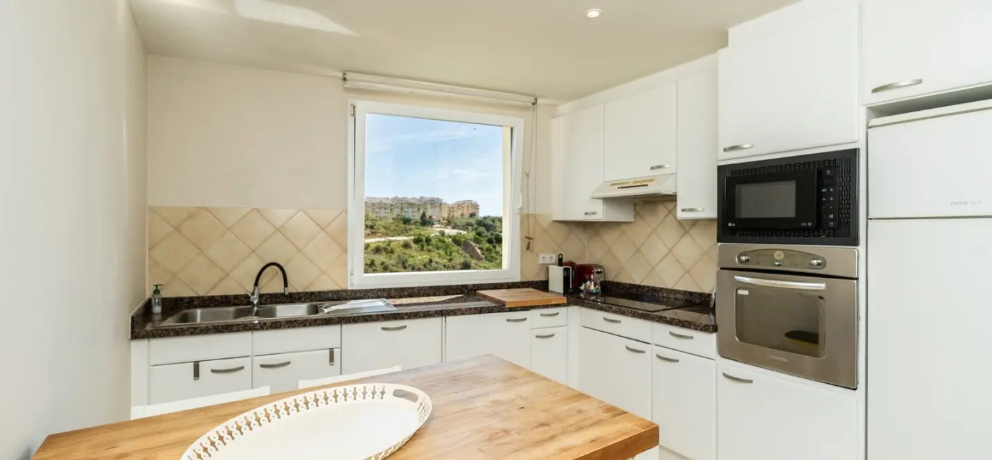 Sale of ground floor apartment in Miraflores 2