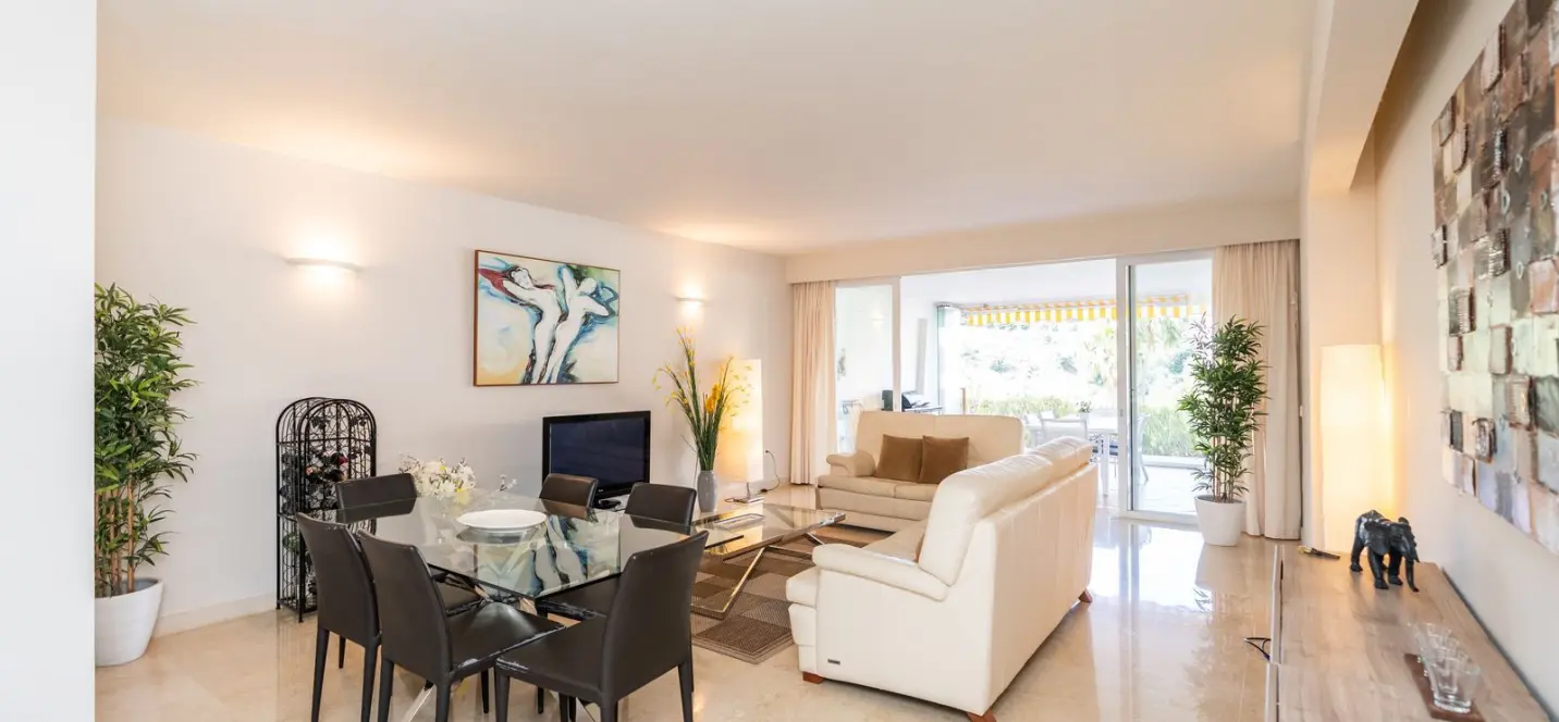 Sale of ground floor apartment in Miraflores 3