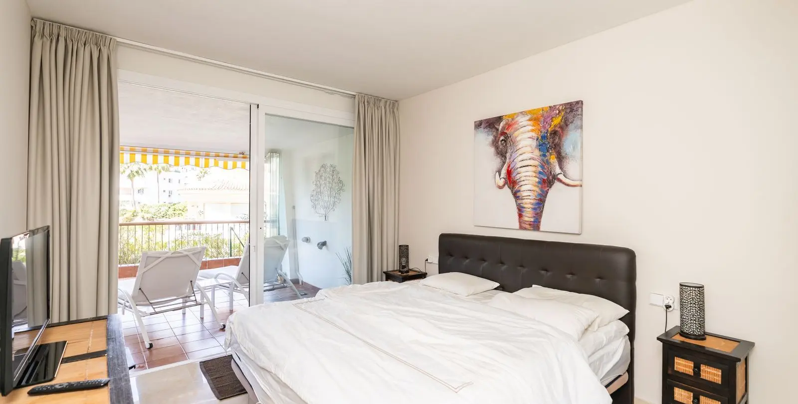 Sale of ground floor apartment in Miraflores 5