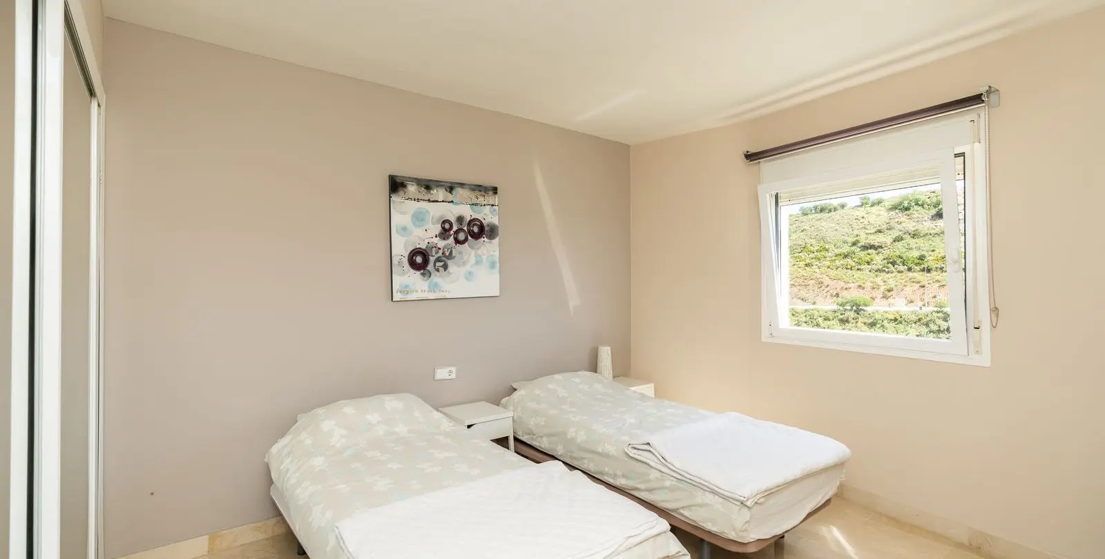 Sale of ground floor apartment in Miraflores 8