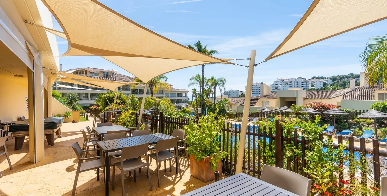 Sale of ground floor apartment in Miraflores 12