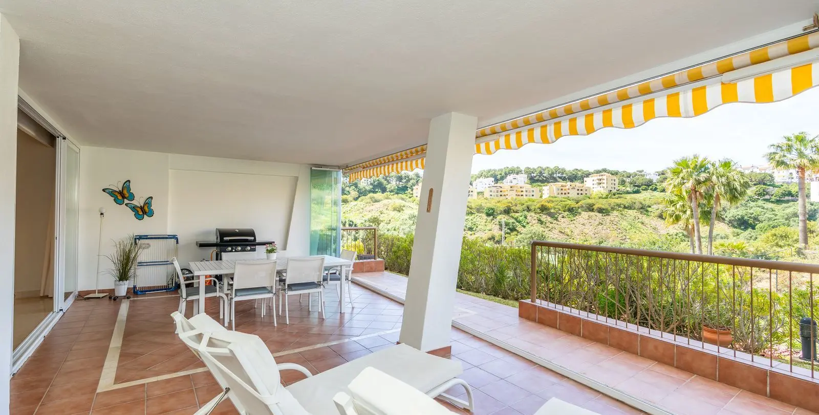 Sale of ground floor apartment in Miraflores 16