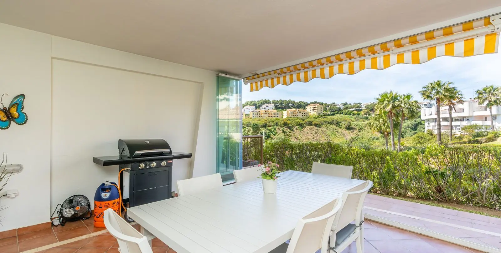 Sale of ground floor apartment in Miraflores 18