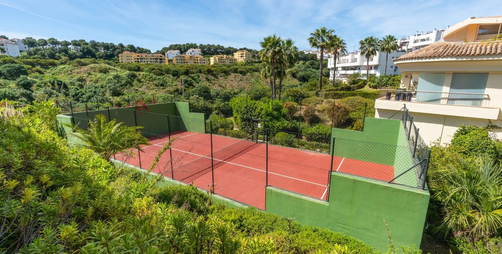 Sale of ground floor apartment in Miraflores 19