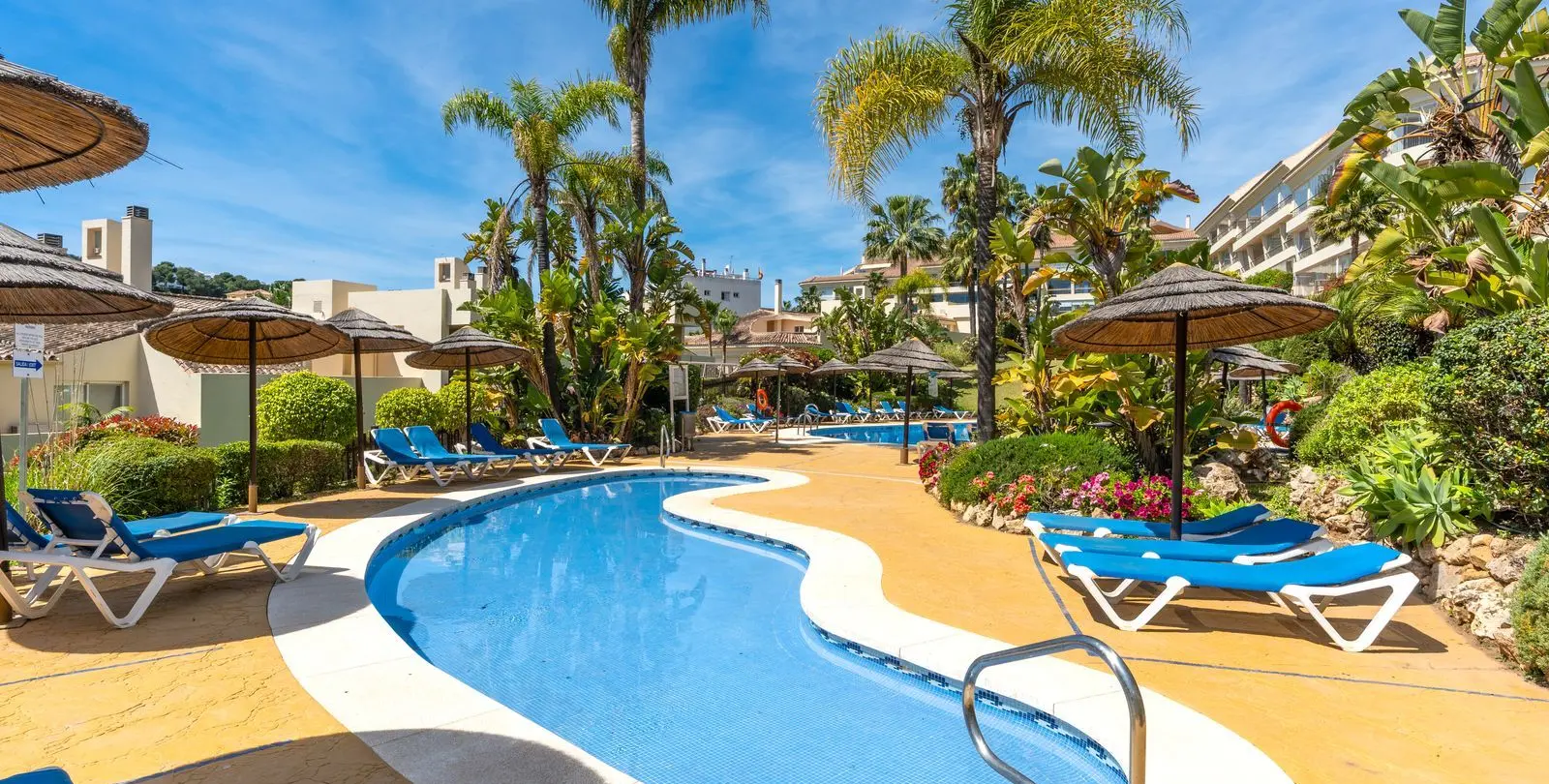 Sale of ground floor apartment in Miraflores 20
