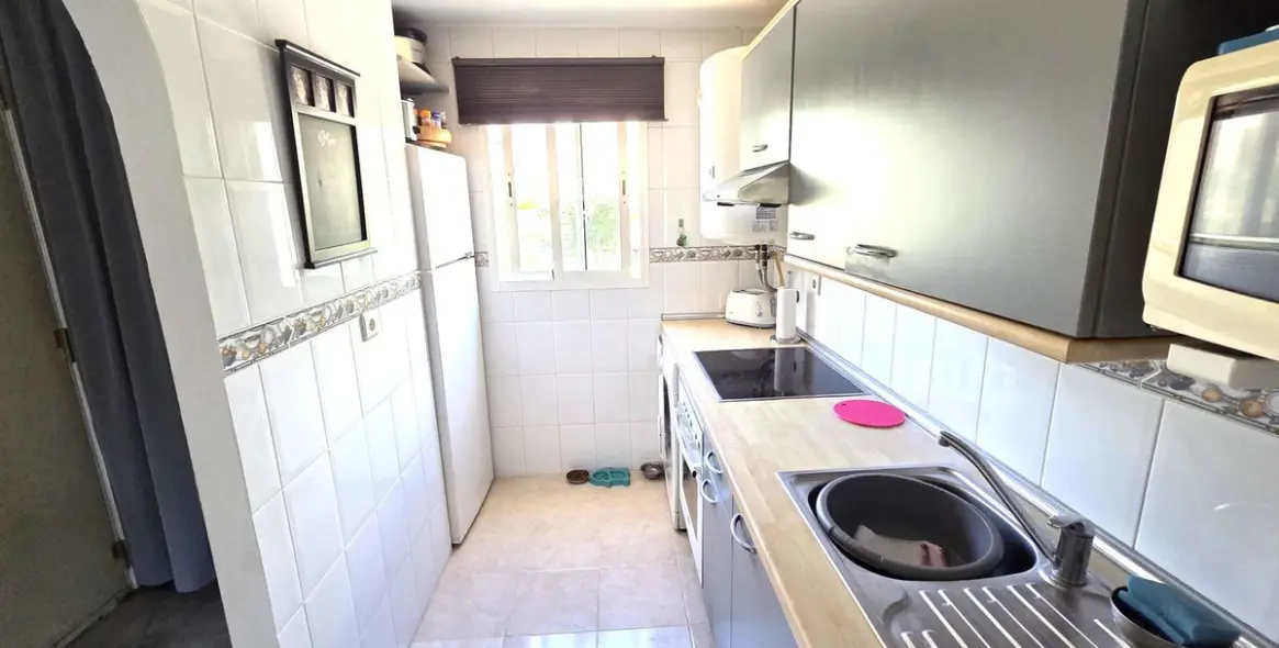 Sale of middle floor apartment in Miraflores 2