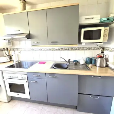 Venta de apartamento en planta media en Miraflores