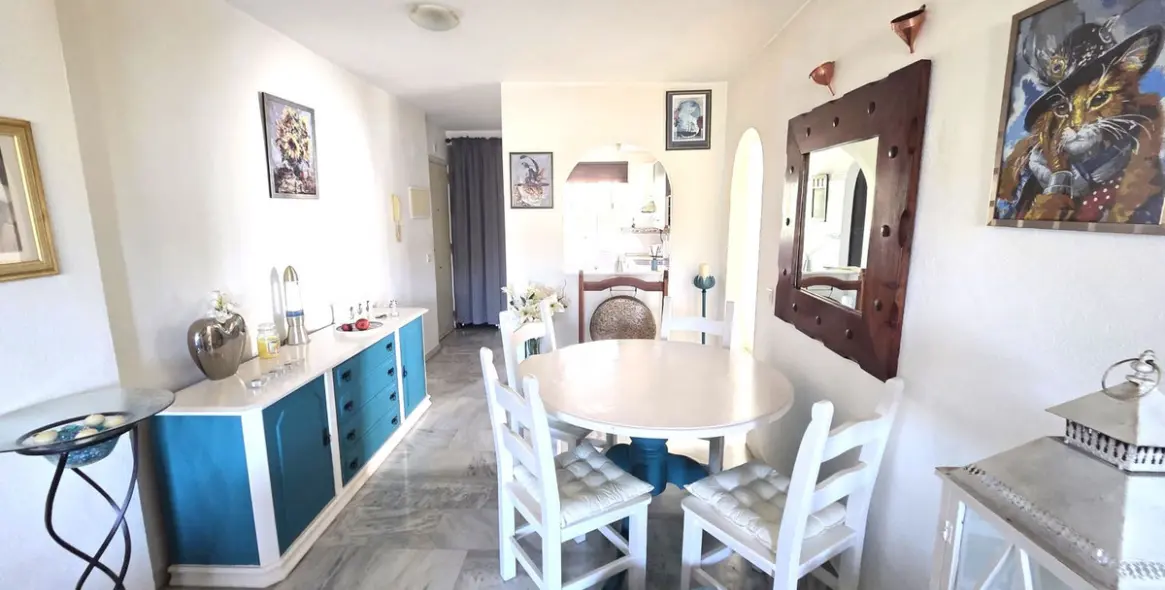 Sale of middle floor apartment in Miraflores 4