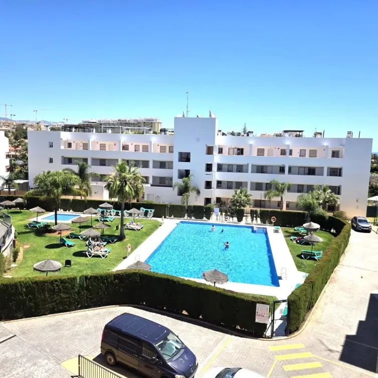 Sale of middle floor apartment in Miraflores