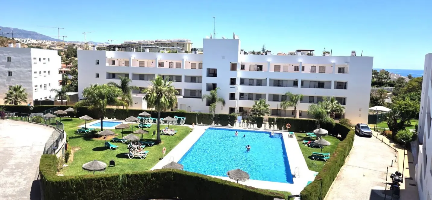 Sale of middle floor apartment in Miraflores 0