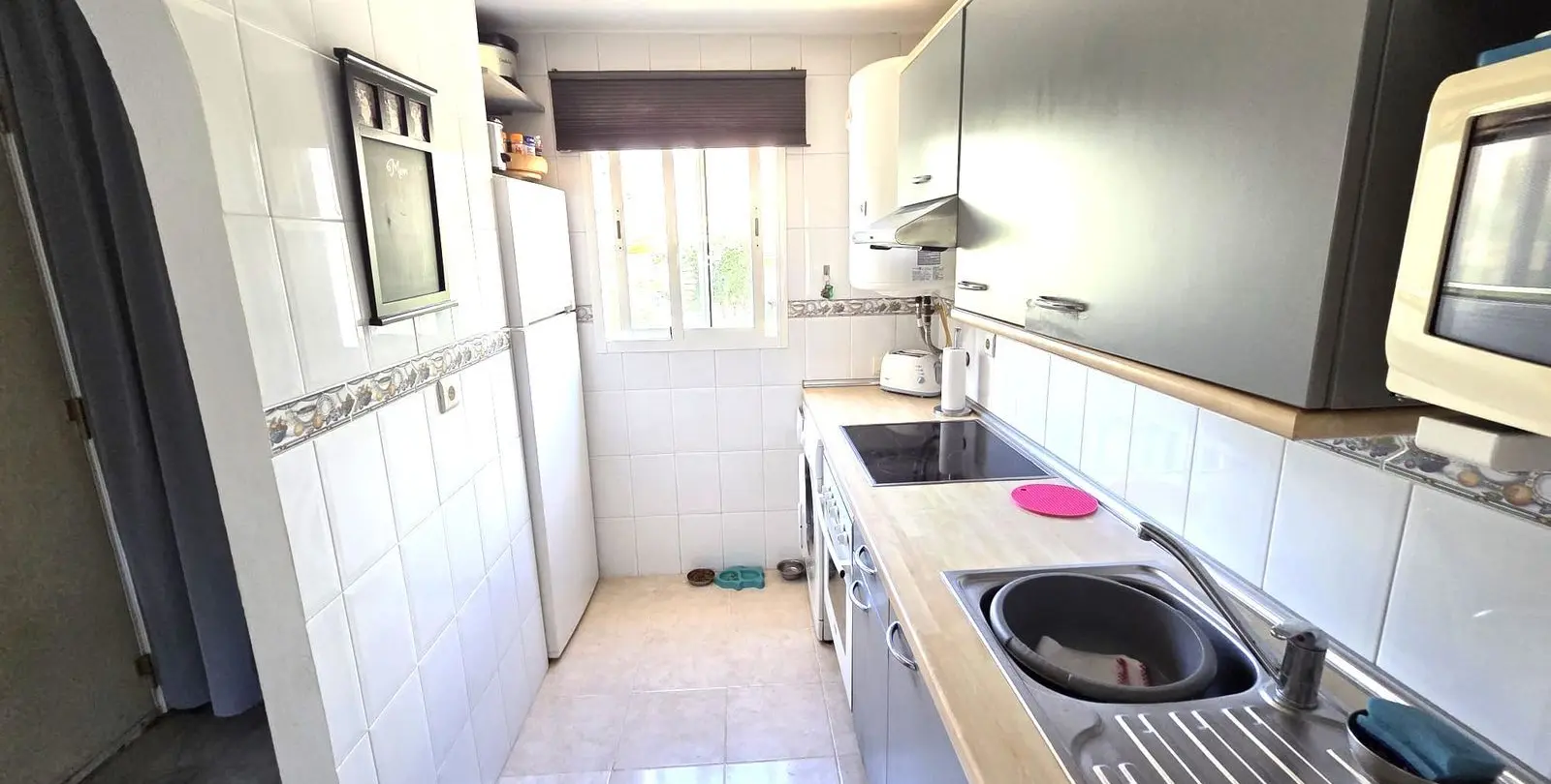 Venta de apartamento en planta media en Miraflores 2