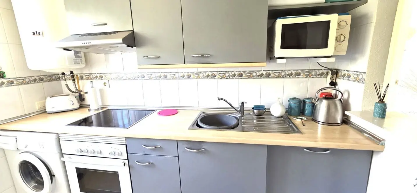 Sale of middle floor apartment in Miraflores 2