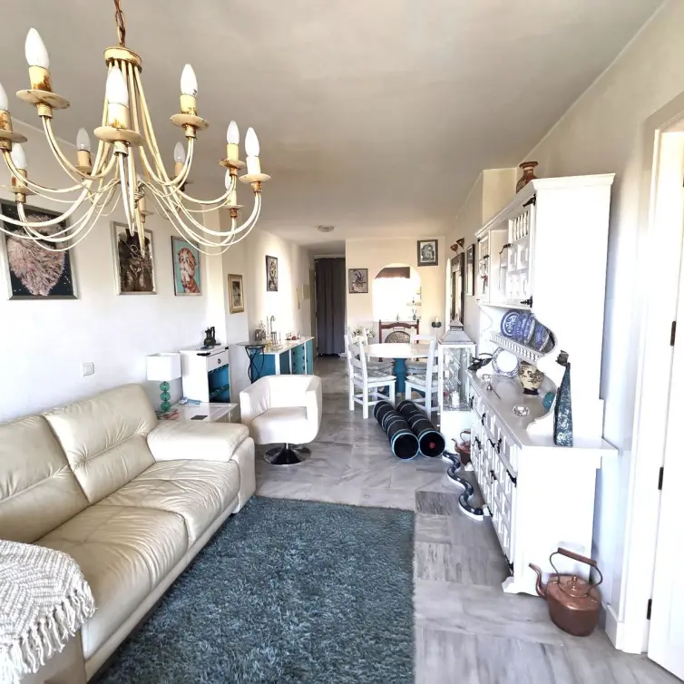 Sale of middle floor apartment in Miraflores