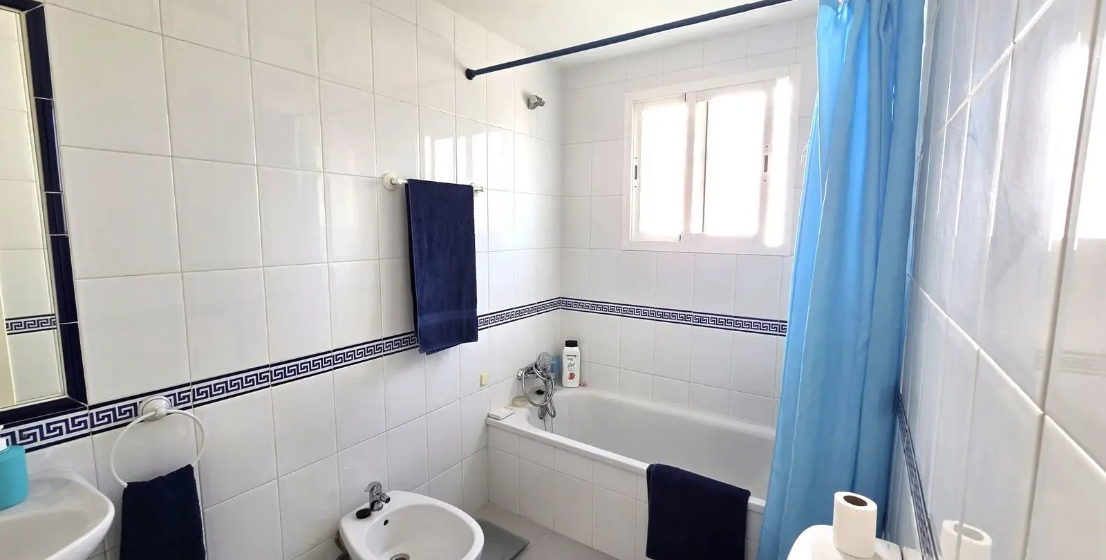 Venta de apartamento en planta media en Miraflores 9